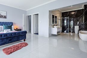 Gemmell Place by HostAgents