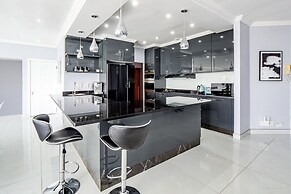 Gemmell Place by HostAgents
