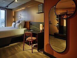 Tribe Paris Saint Ouen