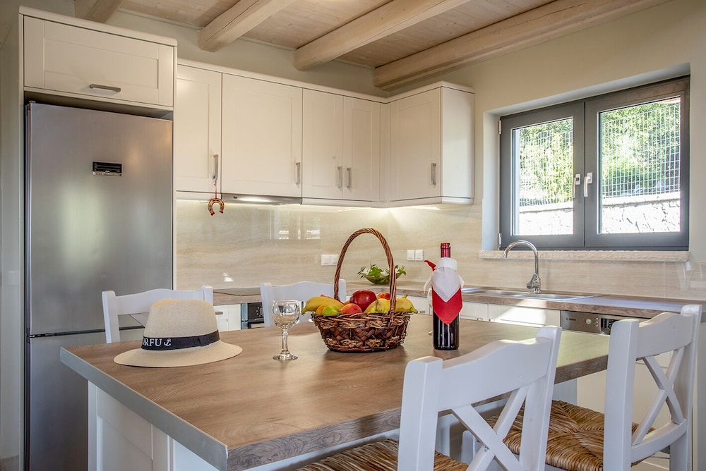 Luxury Villa Irida