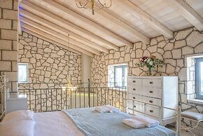 Luxury Villa Irida