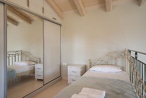 Luxury Villa Irida