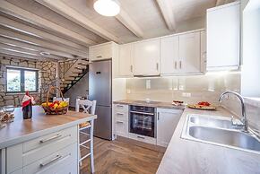 Luxury Villa Irida