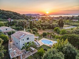 Luxury Villa Irida