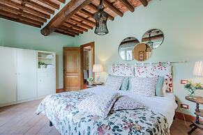 Donato Farmhouse Apartment With Pool