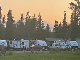 Glacier View Inn
