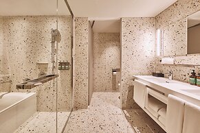 voco Osaka Central by IHG