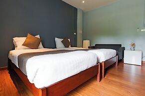 A Hotel Cozy