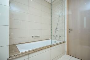 Business Bay Paramount Towers 1BR