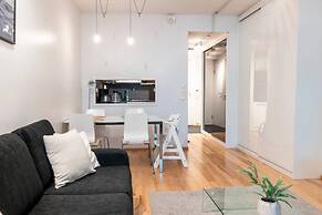 2ndhomes Deluxe Studio w Sauna & Balcony