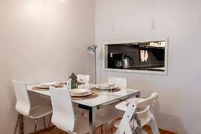 2ndhomes Deluxe Studio w Sauna & Balcony