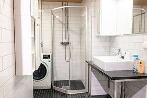 2ndhomes Deluxe Studio w Sauna & Balcony