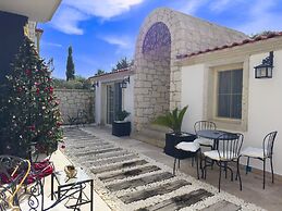 Fedora Alacati