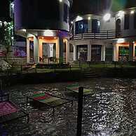 Al Maidah Hotel and Restaurant