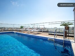 Sanders Crystal 1 - Large 4-bdr Penthouse With Shared Pool