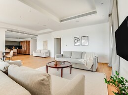 Sanders Crystal 1 - Large 4-bdr Penthouse With Shared Pool