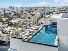Sanders Crystal 1 - Large 4-bdr Penthouse With Shared Pool