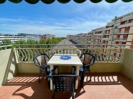 Spacious Apartment Near the Beach