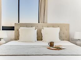 Sanders Crystal 1 Precious 3 Bdr Apt With Shared Pool