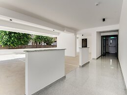 Sanders Crystal 1 Precious 3 Bdr Apt With Shared Pool