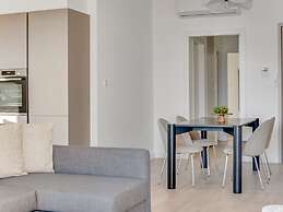 Sanders Crystal 1 - Cute  2-bdr Apt With Shared Pool