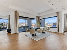 Sanders Crystal 2 - Penthous With Shared Rooftop