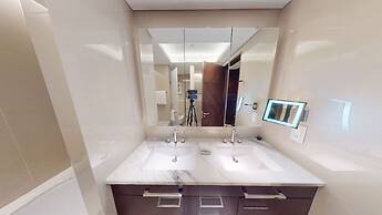 Stunning 2 Bed Address Sky View Best Layout