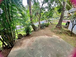 House w 3 Bedrooms And 3 Baths - Free Parking