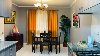 House w 3 Bedrooms And 3 Baths - Free Parking