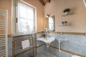 Elisa Farmhouse Apartment in Wine Resort