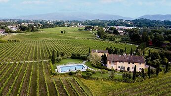 Elisa Farmhouse Apartment in Wine Resort