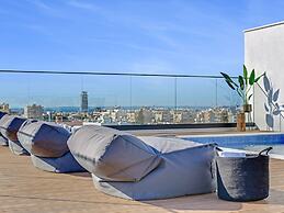 Sanders Crystal 2 - Dreamy 3-bdr. Apt. With Shared Rooftop