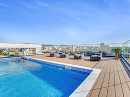 Sanders Crystal 2 - Dreamy 3-bdr. Apt. With Shared Rooftop