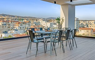 Sanders Crystal 2 - Dreamy 3-bdr. Apt. With Shared Rooftop
