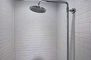 Square - Spacious 6-bdr Apt Near Nyhavn