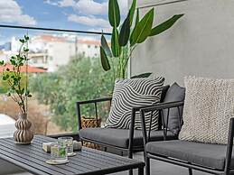 Sanders Crystal 2 - Darling 3-bdr Apt With Shared Rooftop