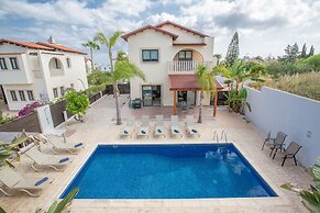 Protaras Holiday Villa Av6