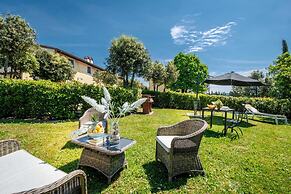 Anna Farmhouse Apartment in Wine Resort in Lucca