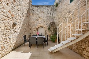 2812 Casa Degli Amici by Perle di Puglia