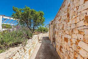 2422 Il Trullo di Erna by Barbarhouse