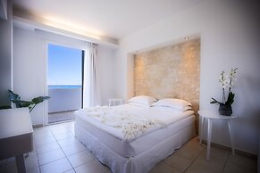 Akrogiali Beach Hotel Apartments