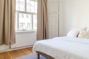 1br apartment with balcony and sea view