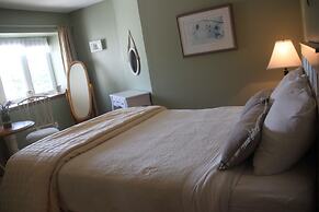 A Touch of Country Bed & Breakfast