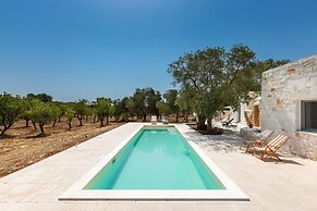 2499 Trulli La Meringa by Perle di Puglia
