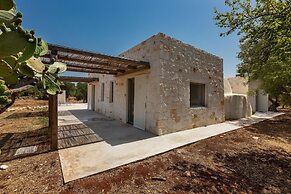 2499 Trulli La Meringa by Perle di Puglia