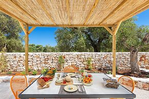 2456 Trullo Venti by Perle di Puglia