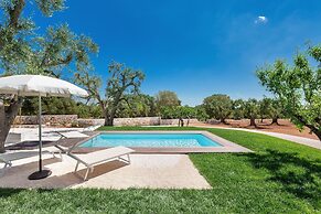 2456 Trullo Venti by Perle di Puglia
