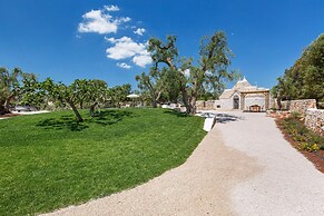 2456 Trullo Venti by Perle di Puglia