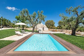 2456 Trullo Venti by Perle di Puglia