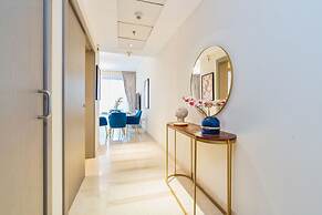 Luxurious 1B With Opera & fountains views
